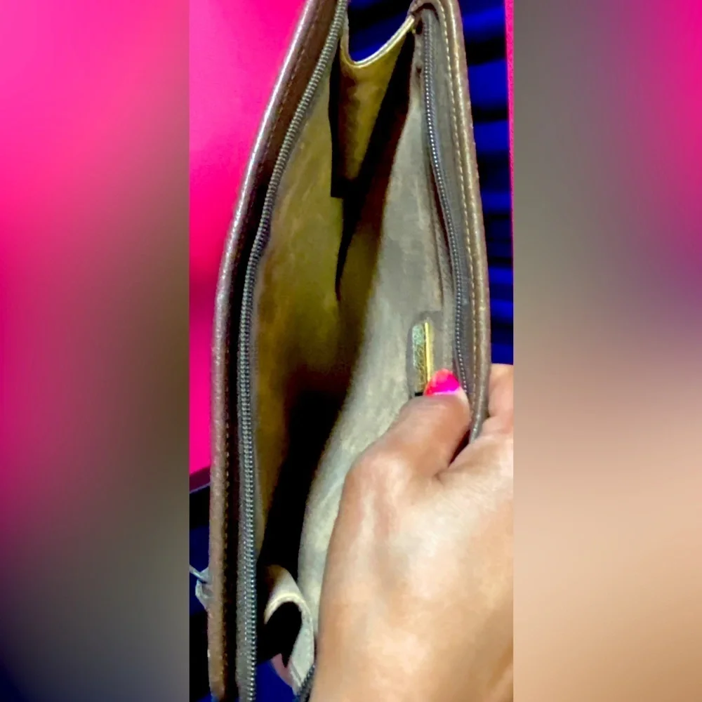 GUCCI Monogram Clutch, Authentic. EUC